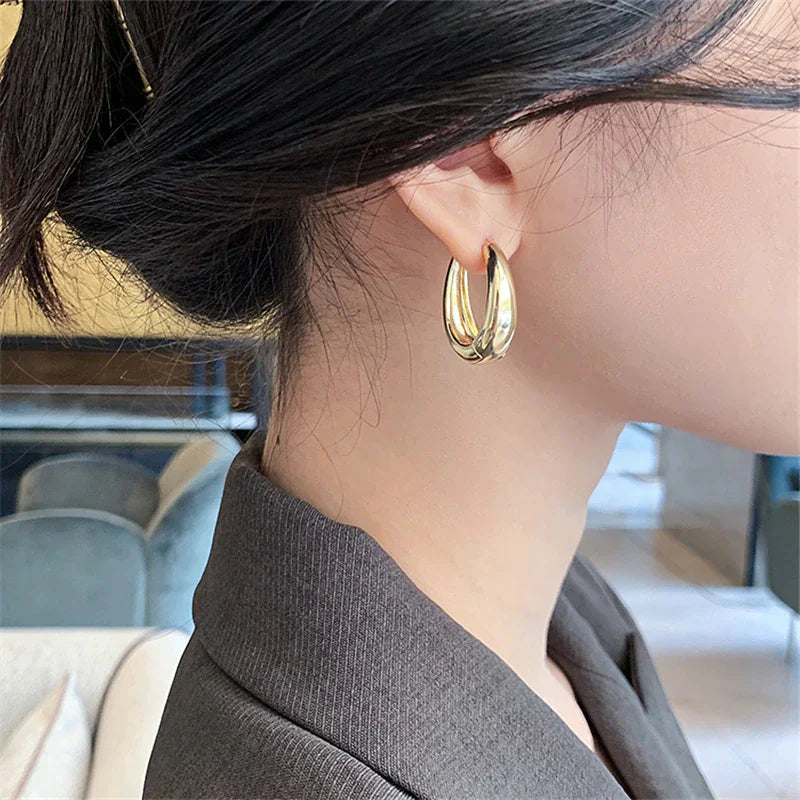 Brinco Rich Hoop Earrings - Kim’s Signature Beauty & Accessories