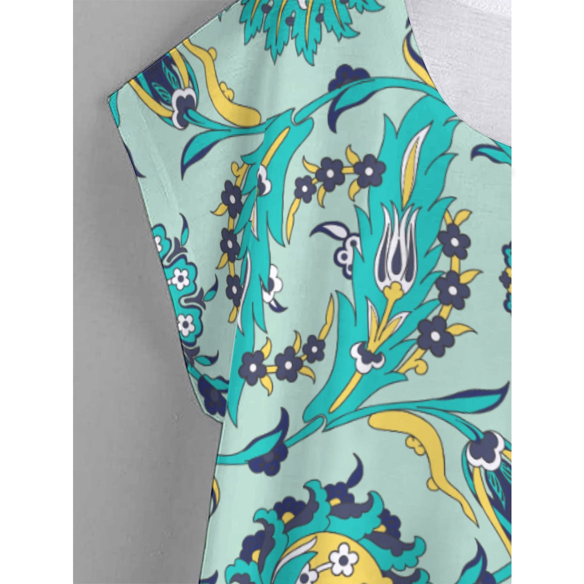 All-Over Print Women's Curved Hem T-shirt (Plus Size) - Kim’s Signature Beauty & Accessories    