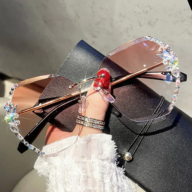 Gradient Lens Sun Glasses - Kim’s Signature Beauty & Accessories    