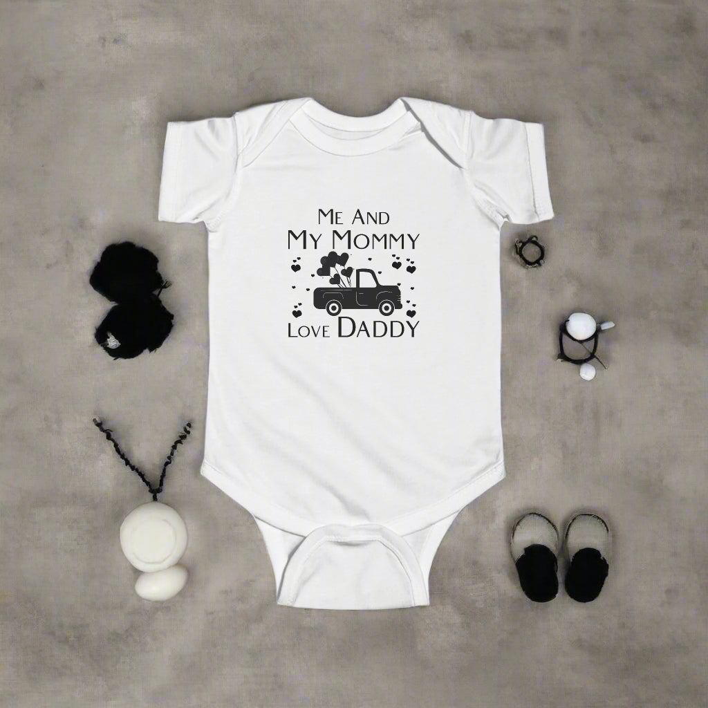 Me & Mommy Love Daddy Infant Onsie - Kim’s Signature Beauty & Accessories    